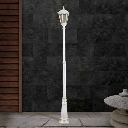 Antike Wegeleuchte weiß