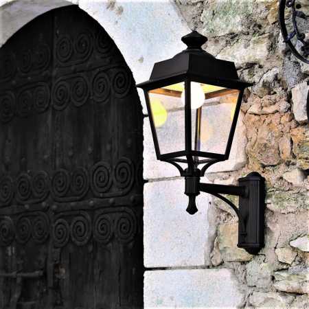 grüne Ecklampe außen