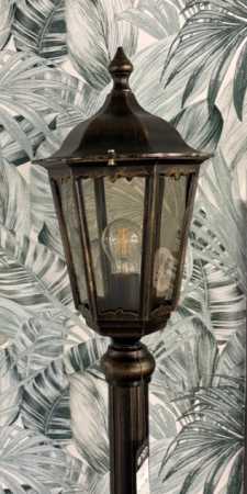 antike Gartenbeleuchtung