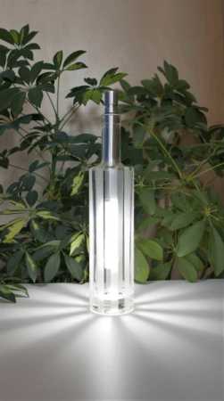 Moderne LED-Tischleuchte