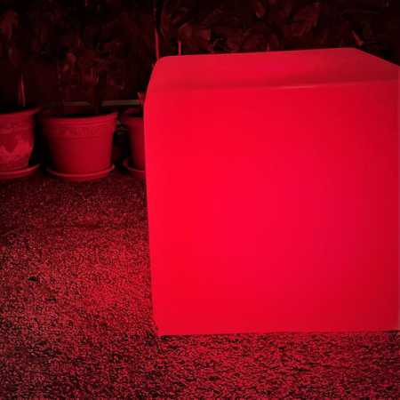 Weiße Gartenleuchte mit LED