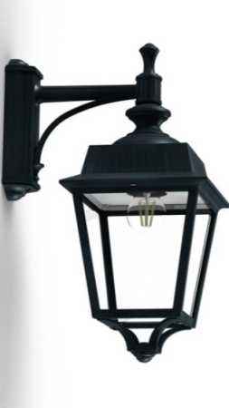 grüne Außenwandleuchte klassisch