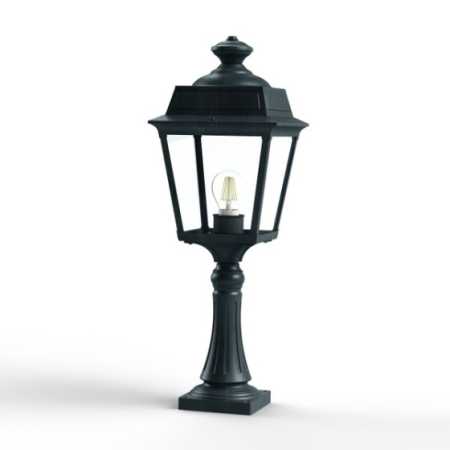 grüne Gartenleuchte klassisch