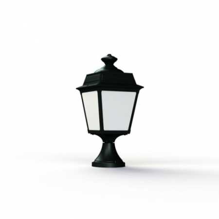 weiße Gartenbeleuchtung