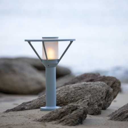 weiße Außenlampe maritim