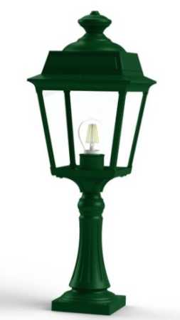 grüne Gartenleuchte klassisch
