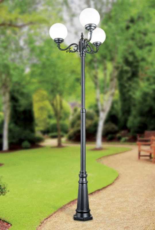 dreiflammige Kugelleuchte Garten