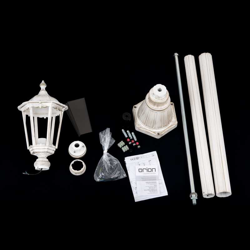 Antike Wegelampe weiß