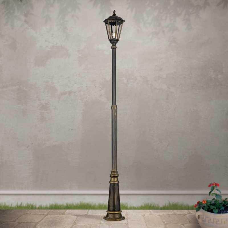 Hohe Gartenlaterne antik