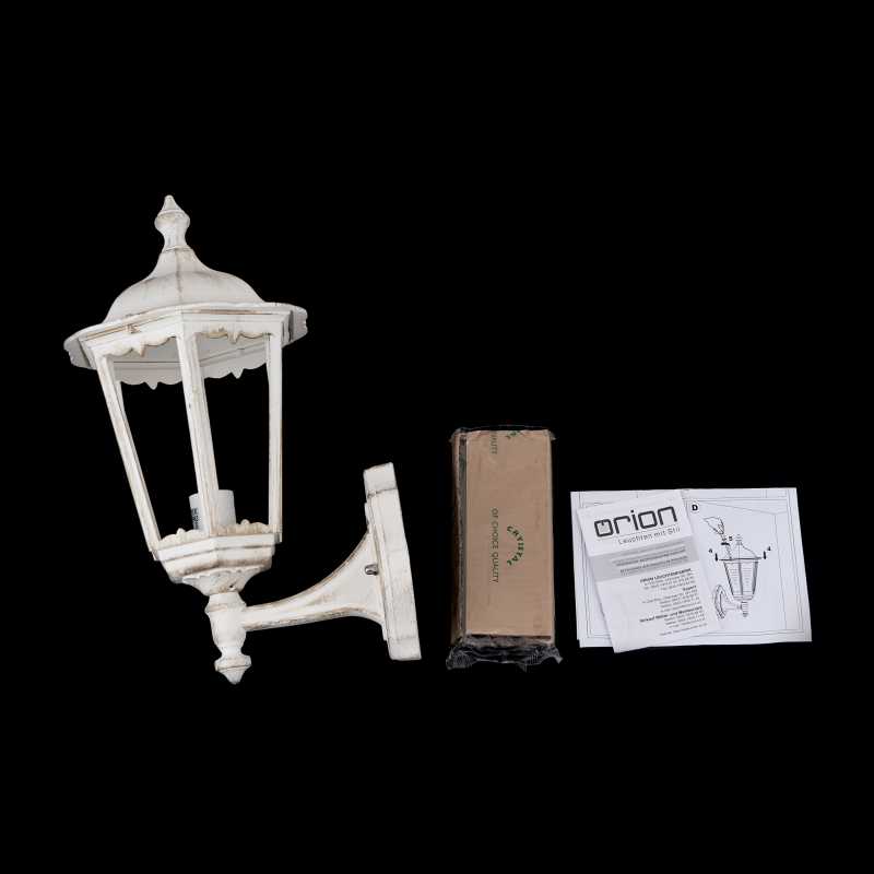 Weiße Aussenleuchte nostalgisch