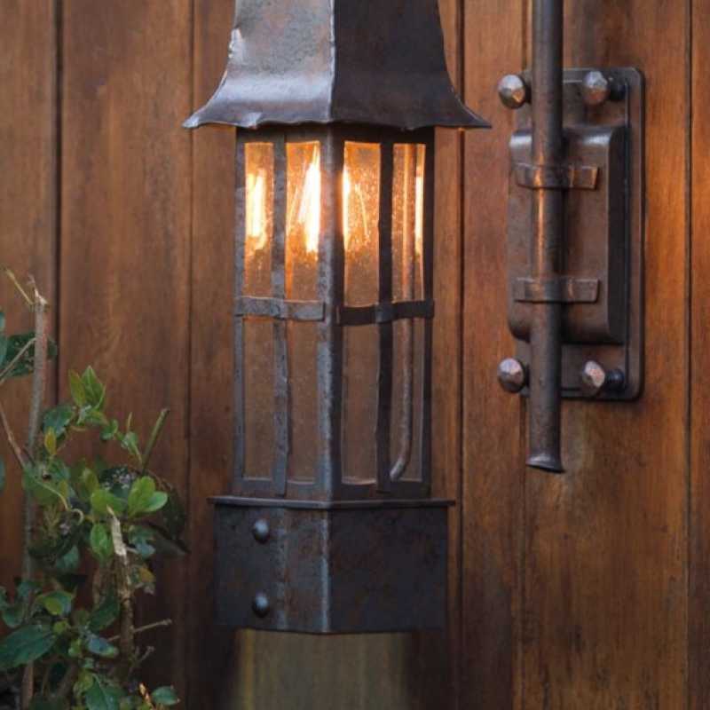 außergewöhnliche Außenwandleuchte