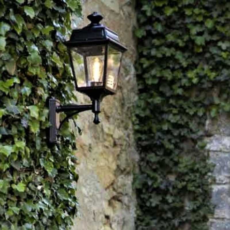 grüne Ecklampe außen