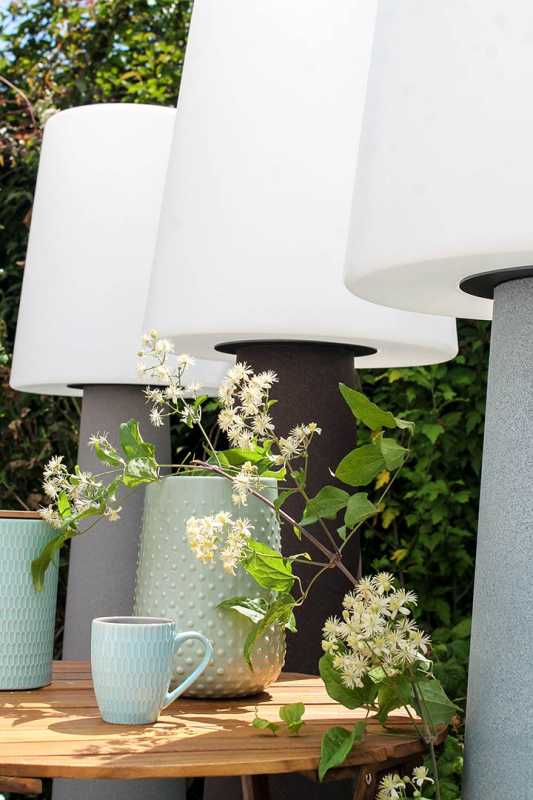 moderne Garten-Stehlampe