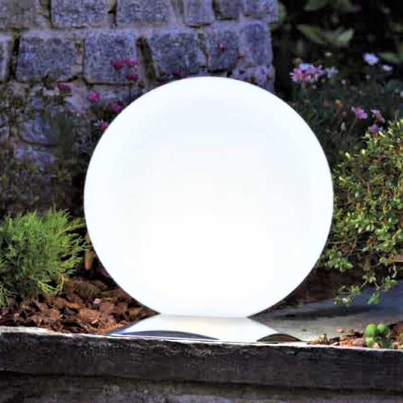 Große Sockelleuchte Garten