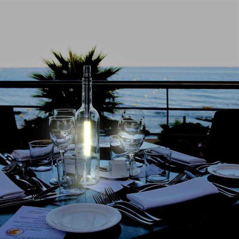 Moderne Tischleuchte