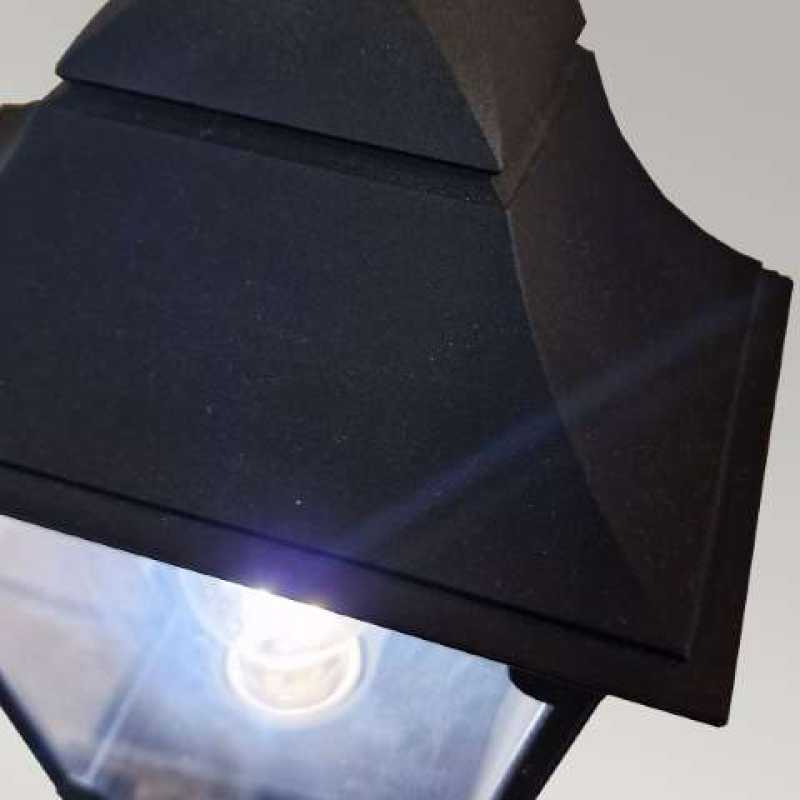 schwarze Wandleuchte antik