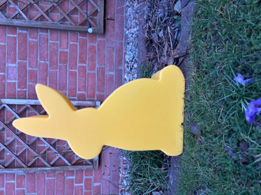 Gartenbeleuchtung gelber Osterhase