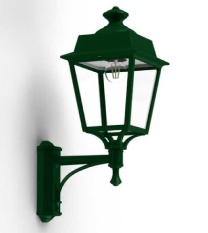 grüne Außenlampe für Hausecke