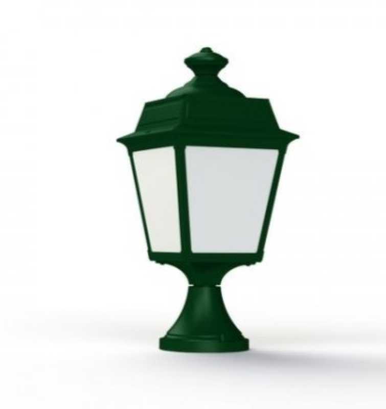 grüne Sockelleuchte klassisch