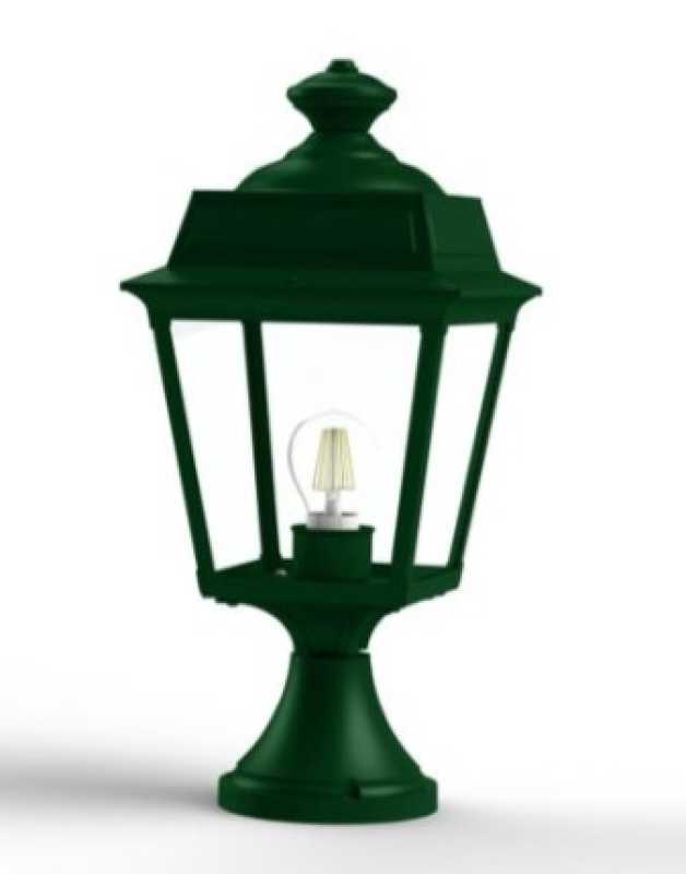 grüne Sockelleuchte klassisch