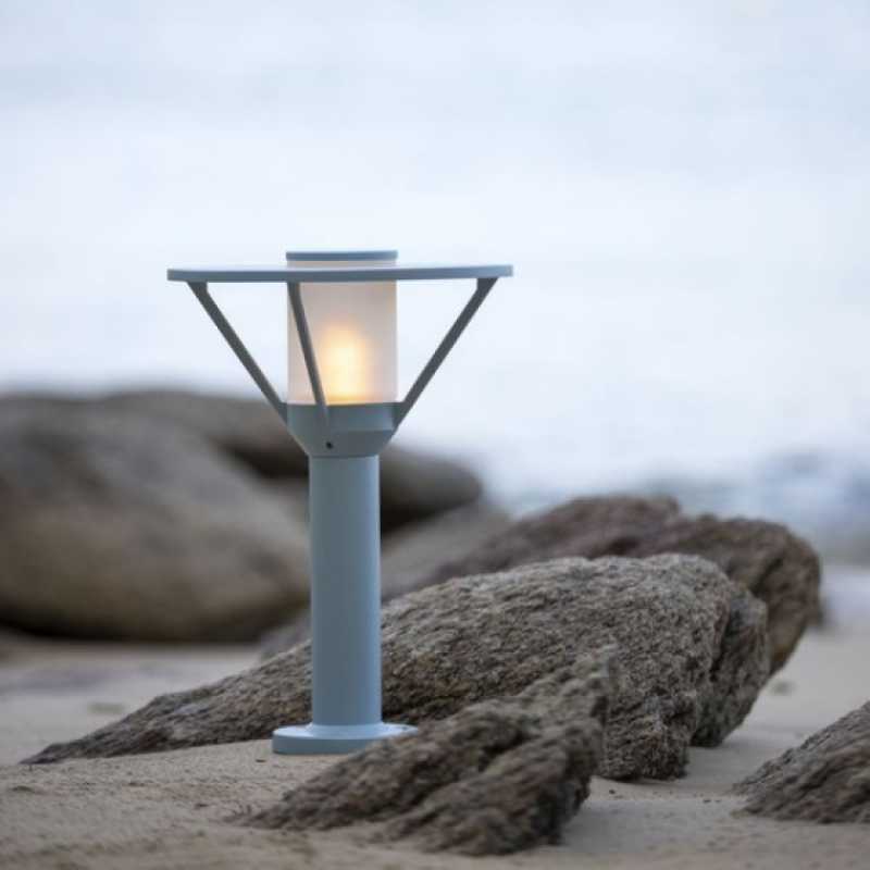 weiße Außenlampe maritim